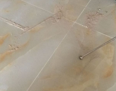 东海瓷砖空鼓维修公司分享粘合剂选择不当在瓷砖铺贴过程中可能导致以下问题